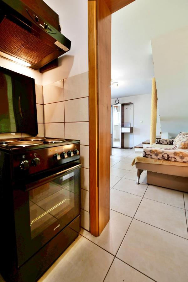 Apartment Leona *